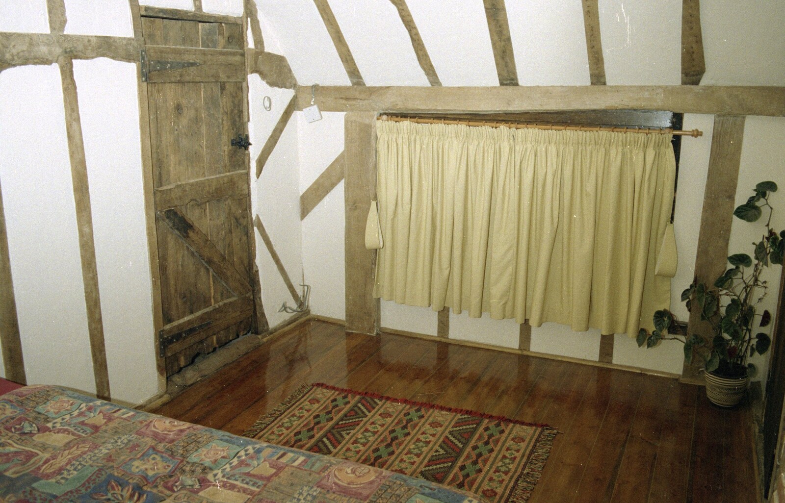 A door made from wood out of Geoff Castell's piggery from The CISU Internet Team, Bedroom Building and Ferries, Suffolk - 16th February 1996