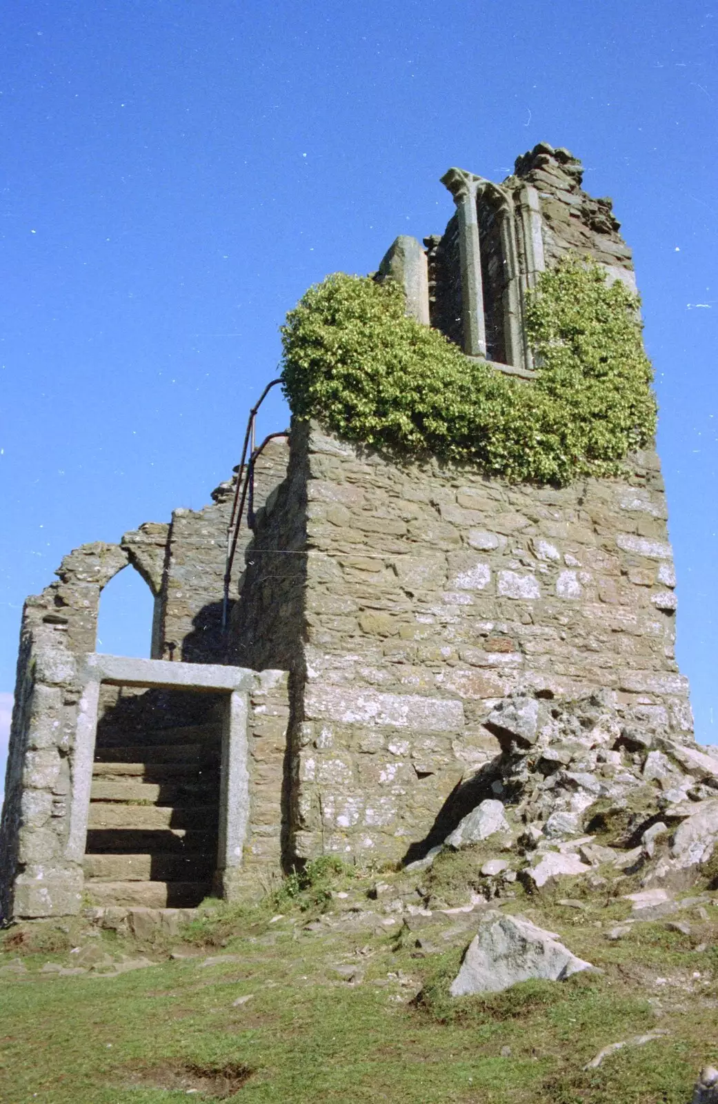 A derelict folly, from Uni: A CISU Trip To Plymouth, Devon - 16th March 1996