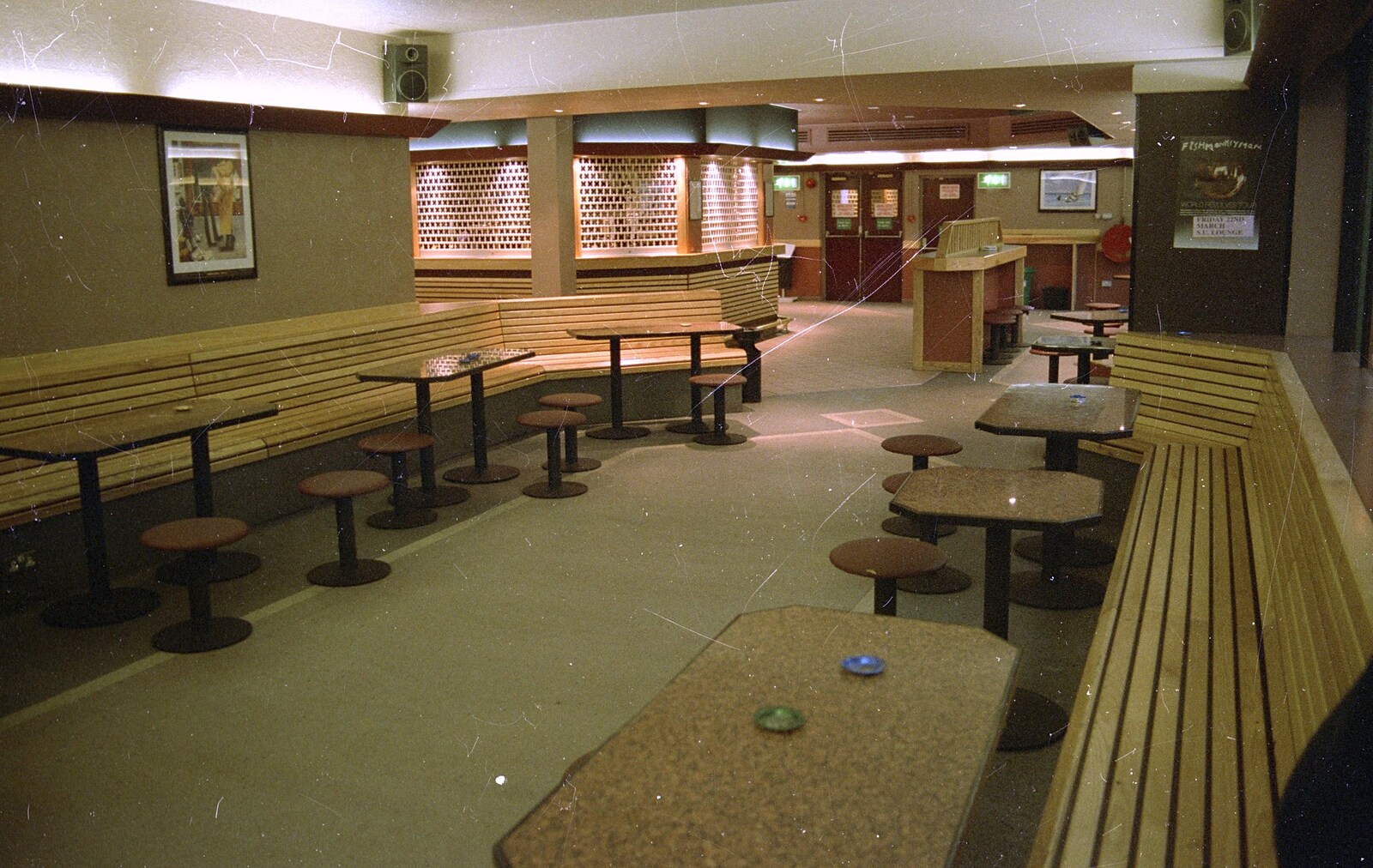 Inside the UPSU/PPSU bar from Uni: A CISU Trip To Plymouth, Devon - 16th March 1996