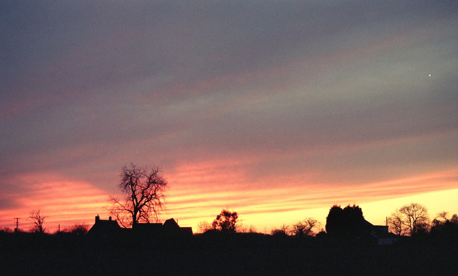 Riki's Wedding, Treboeth, Swansea - 7th May 1996: A sunset over the side field