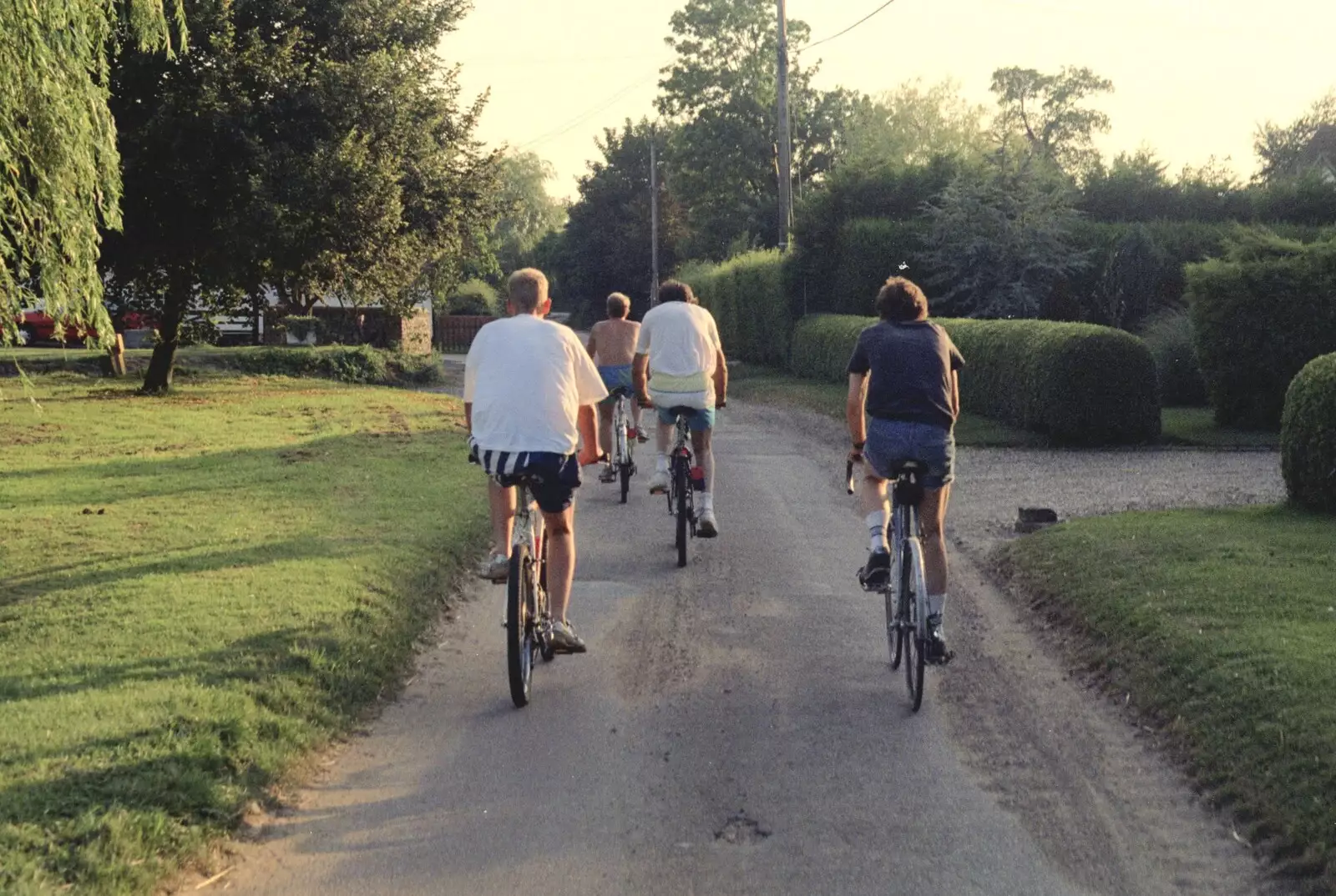 The gang by the pond in Thrandeston, from A BSCC Ride to the Six Bells, Gislingham, Suffolk - 21st May 1996