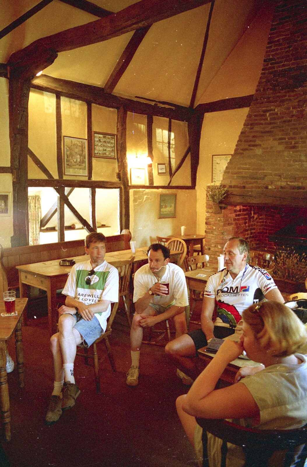 More hanging out at the Bramford Queen from The First BSCC Bike Ride to Southwold, Suffolk - 10th June 1996