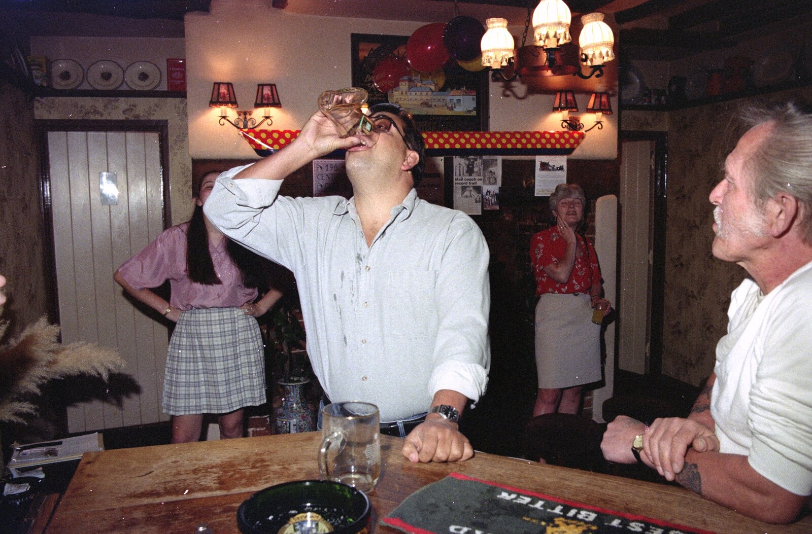 Roger finishes up from A Welly Boot of Beer at the Swan Inn, Brome, Suffolk - 15th June 1996