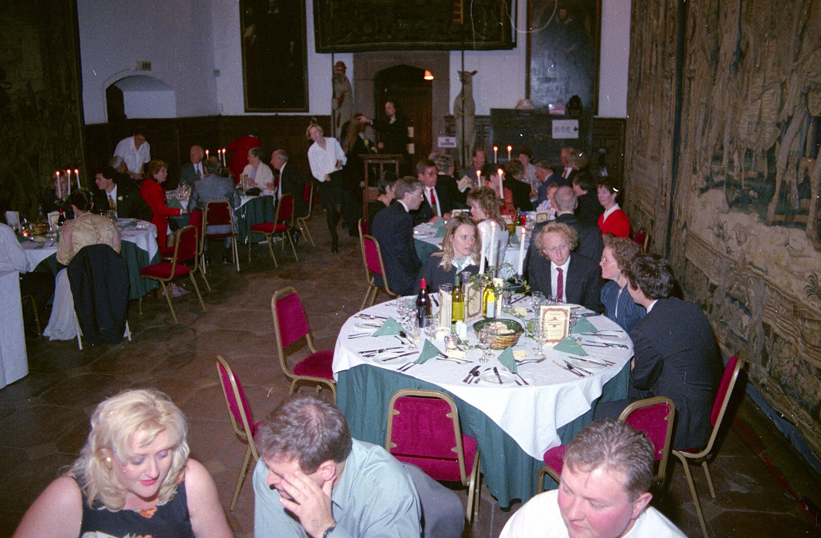 Stuart and Sarah's CISU Wedding, Naworth Castle, Brampton, Cumbria - 21st September 1996: Dinner conversation