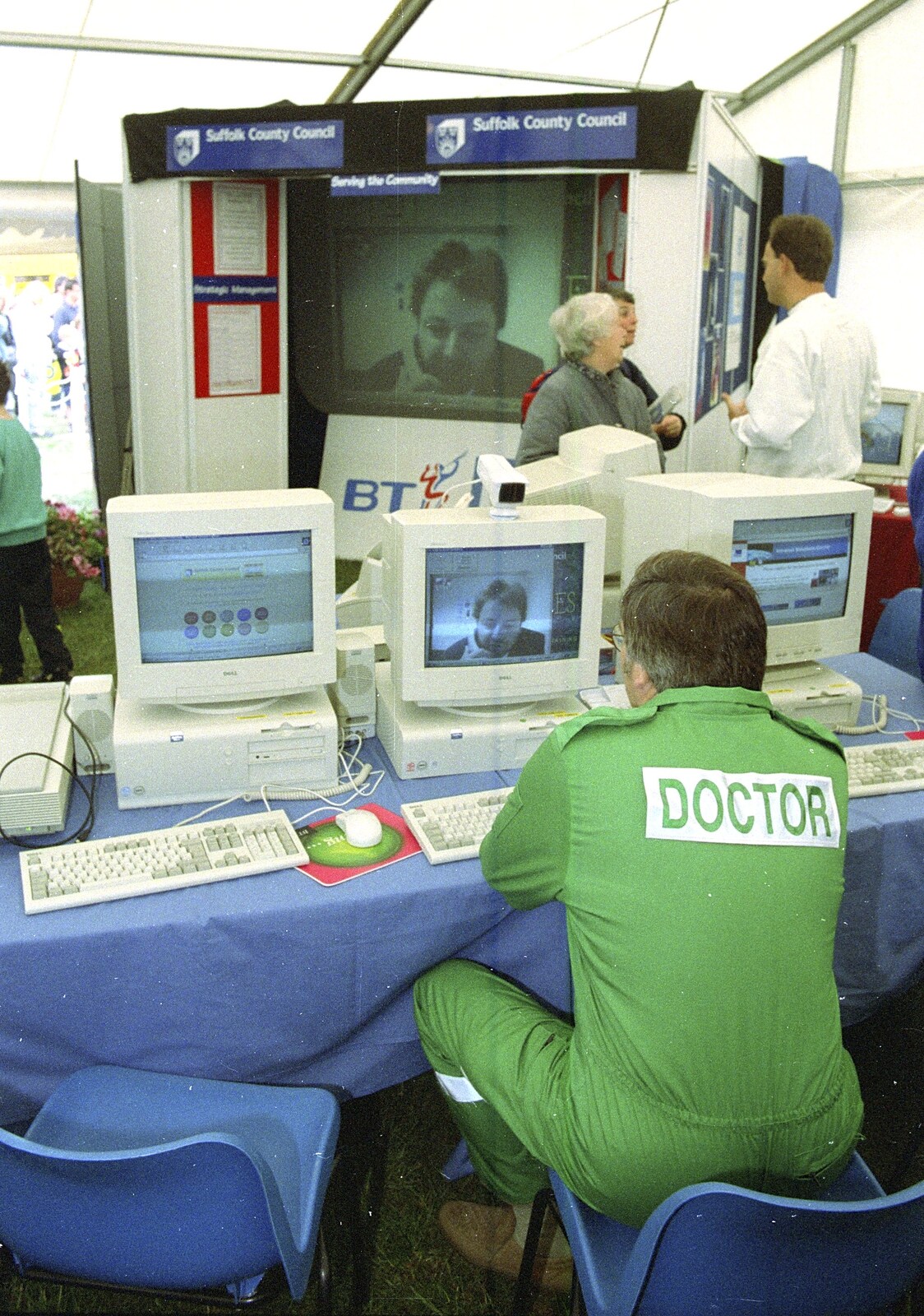 An doctor video-conferences with Chris Mole from CISU do 'Internet-in-a-field', Suffolk Show, Ipswich - May 21st 1997