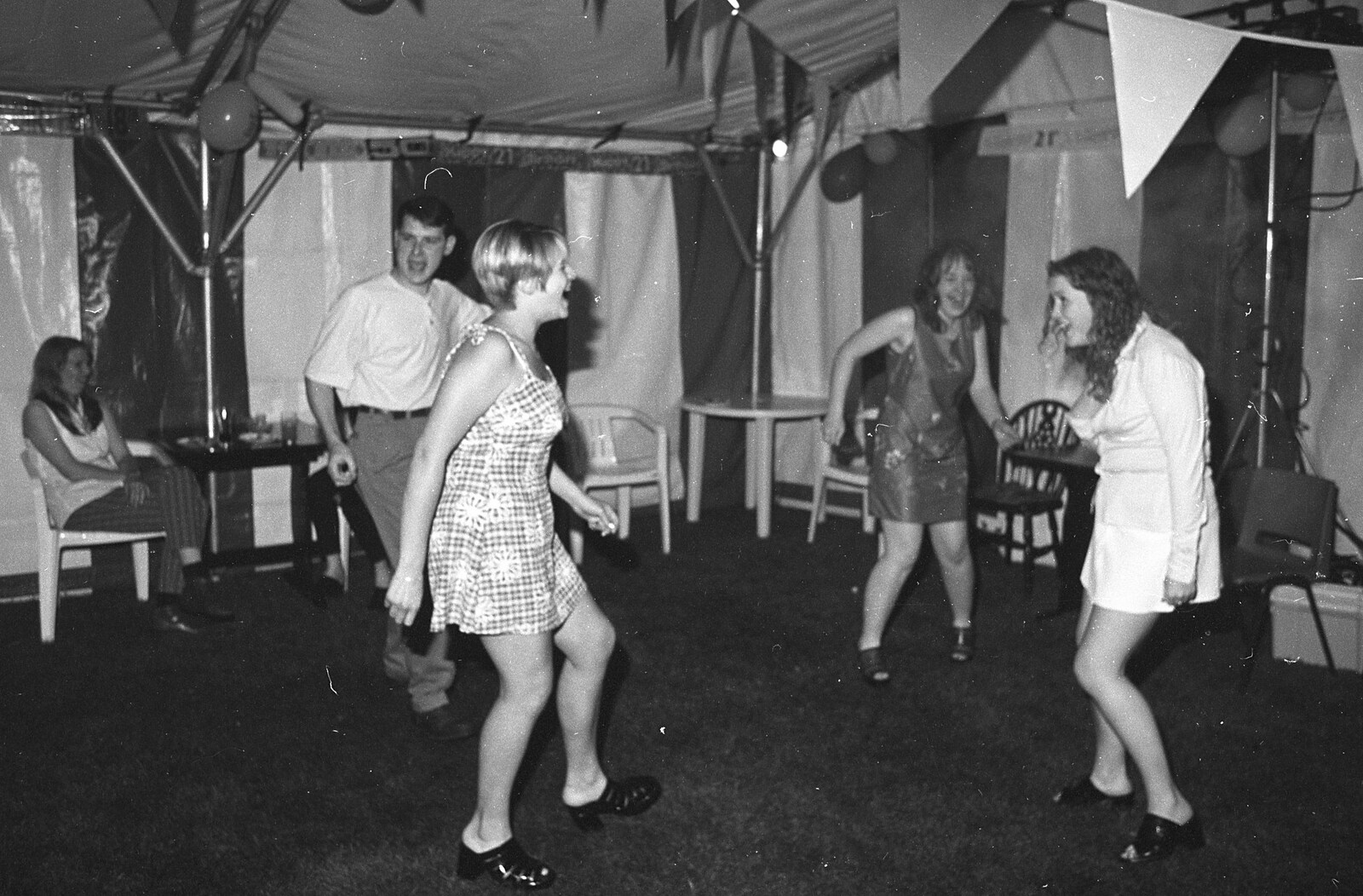 Lorraine's 18th and Claire's 21st, The Swan Inn, Brome, Suffolk - 11th June 1997: Getting some early dancing in