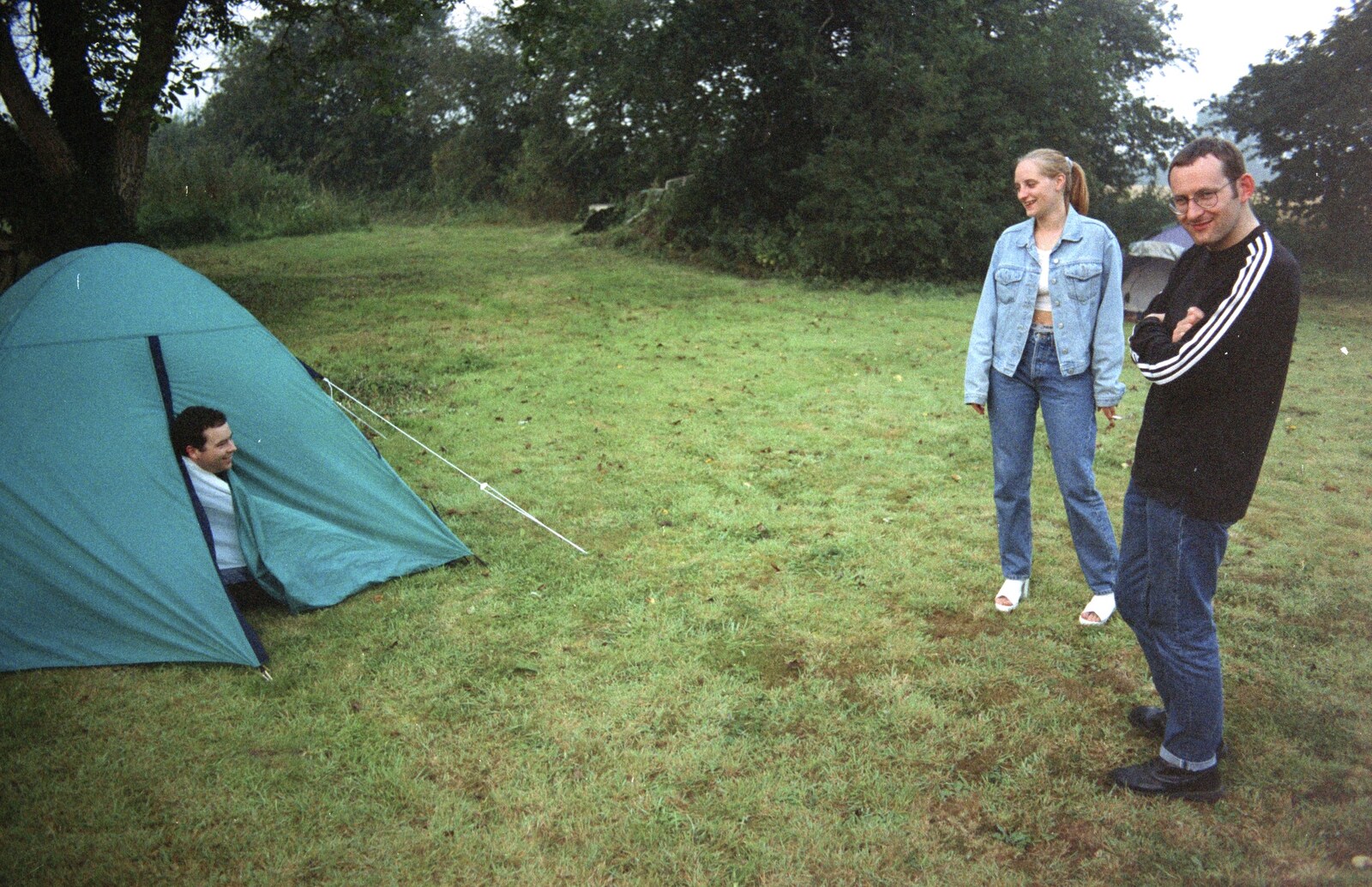 Elen and Dougie look at Russell's tent from Bromestock 1 and a Mortlock Barbeque, Brome and Thrandeston, Suffolk - 24th June 1997