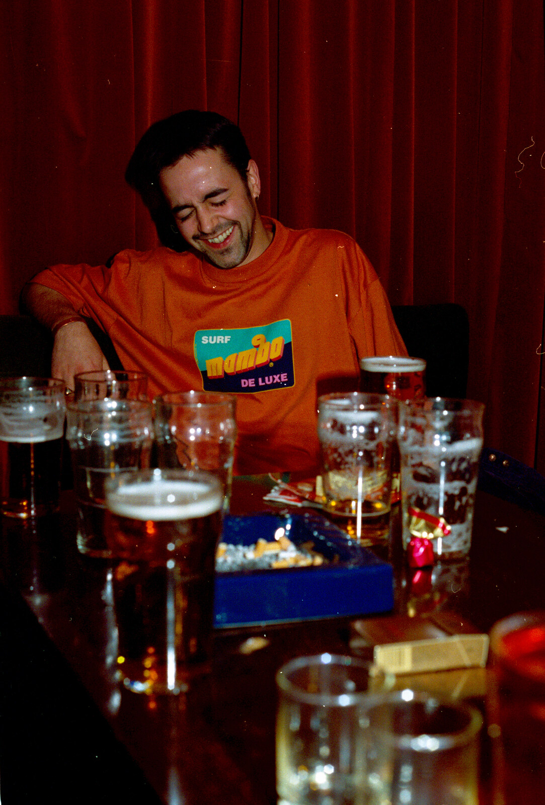 CISU Plays Cardinal's Hat in the SCC Social Club, Ipswich, Suffolk - 3rd August 1997: Trev and a pile of glasses