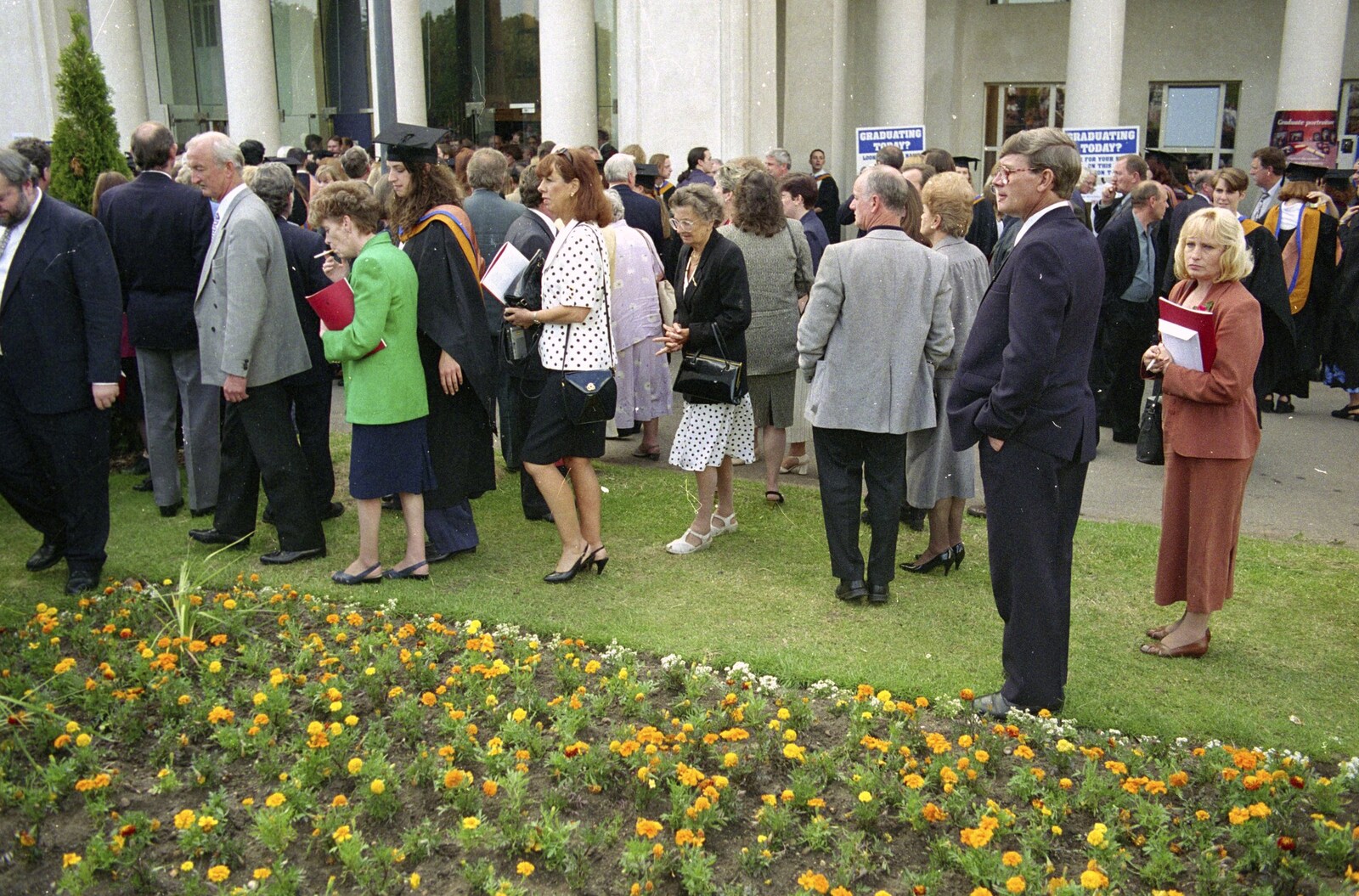 Sis Graduates from De Montfort, Leicester, Leicestershire - 9th August 1997: Milling guests