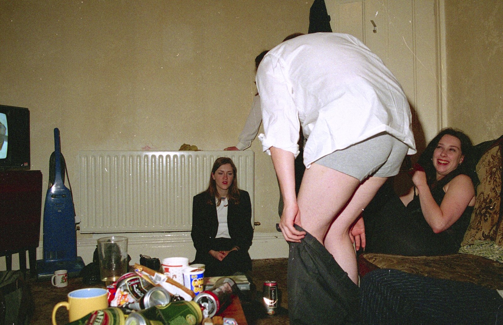 Sis Graduates from De Montfort, Leicester, Leicestershire - 9th August 1997: Trousers down for the girls
