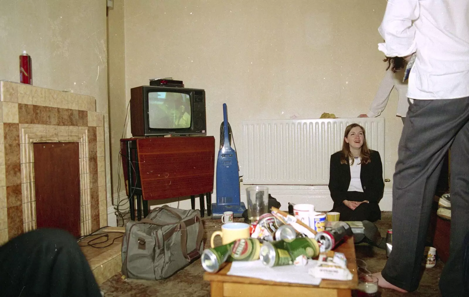 A typical student lounge, from Sis Graduates from De Montfort, Leicester, Leicestershire - 9th August 1997