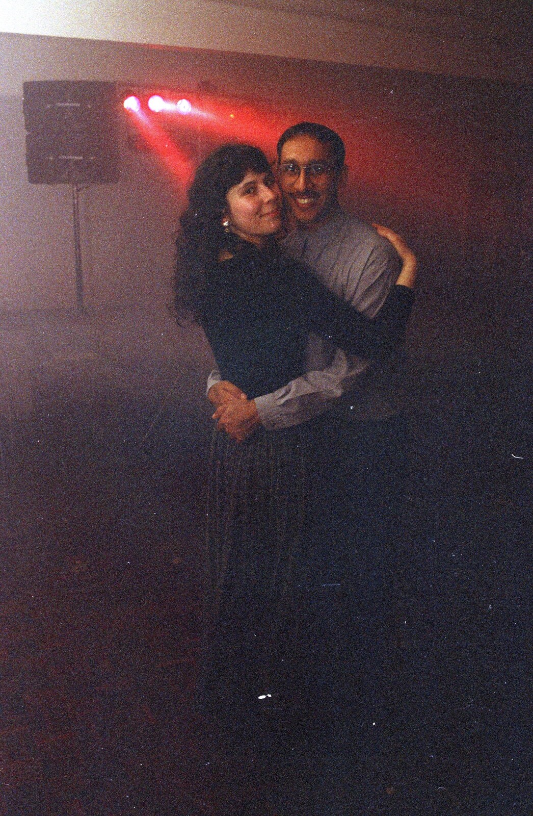 Hajni and Raj have a slow dance from A CISU Thrash in the SCC Social Club, Rope Walk, Ipswich - 4th April 1998