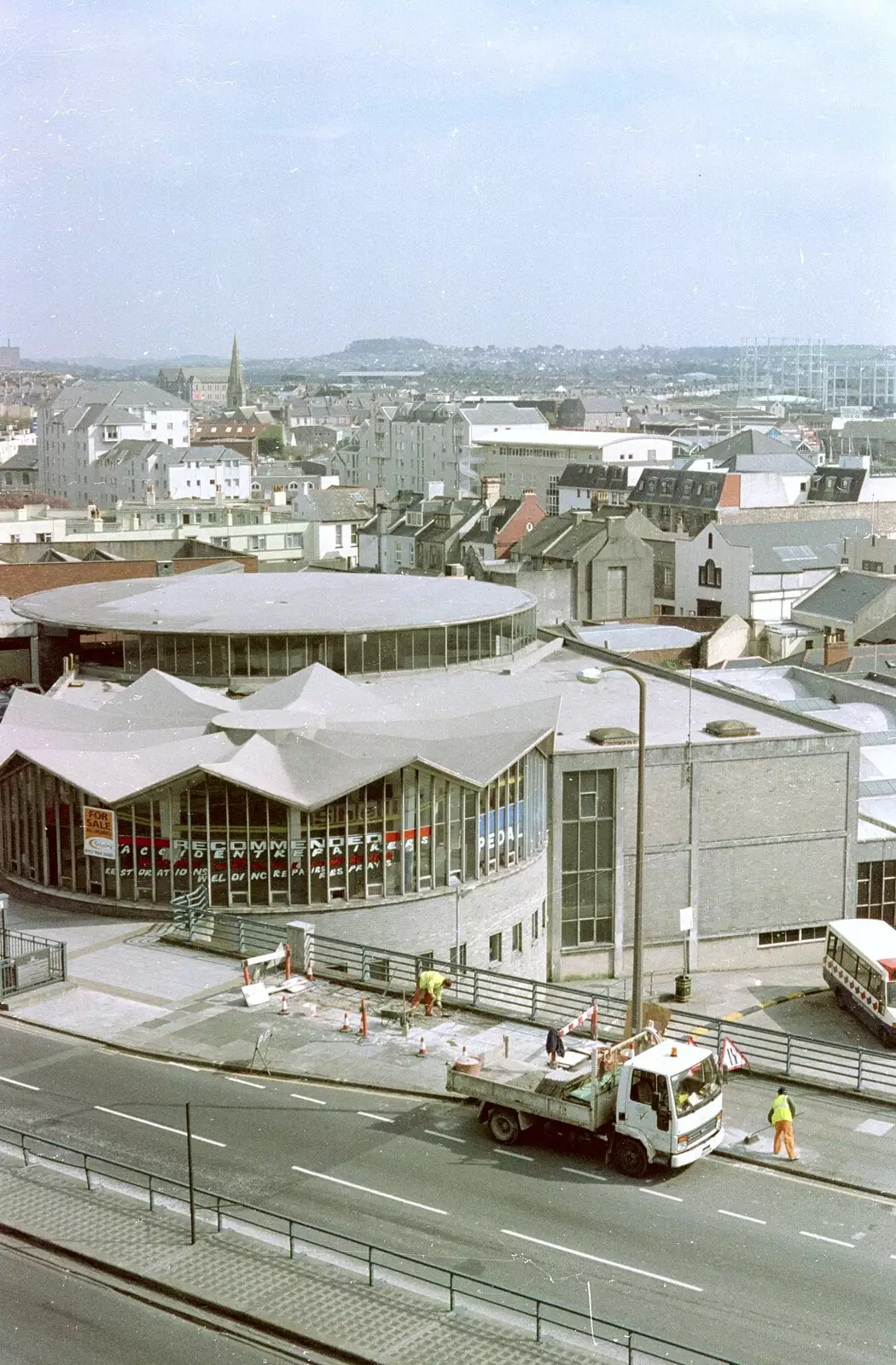 The rotunda garage on Charles Cross roundabout, from A CISU Trip to Plymouth, Devon - 1st May 1998