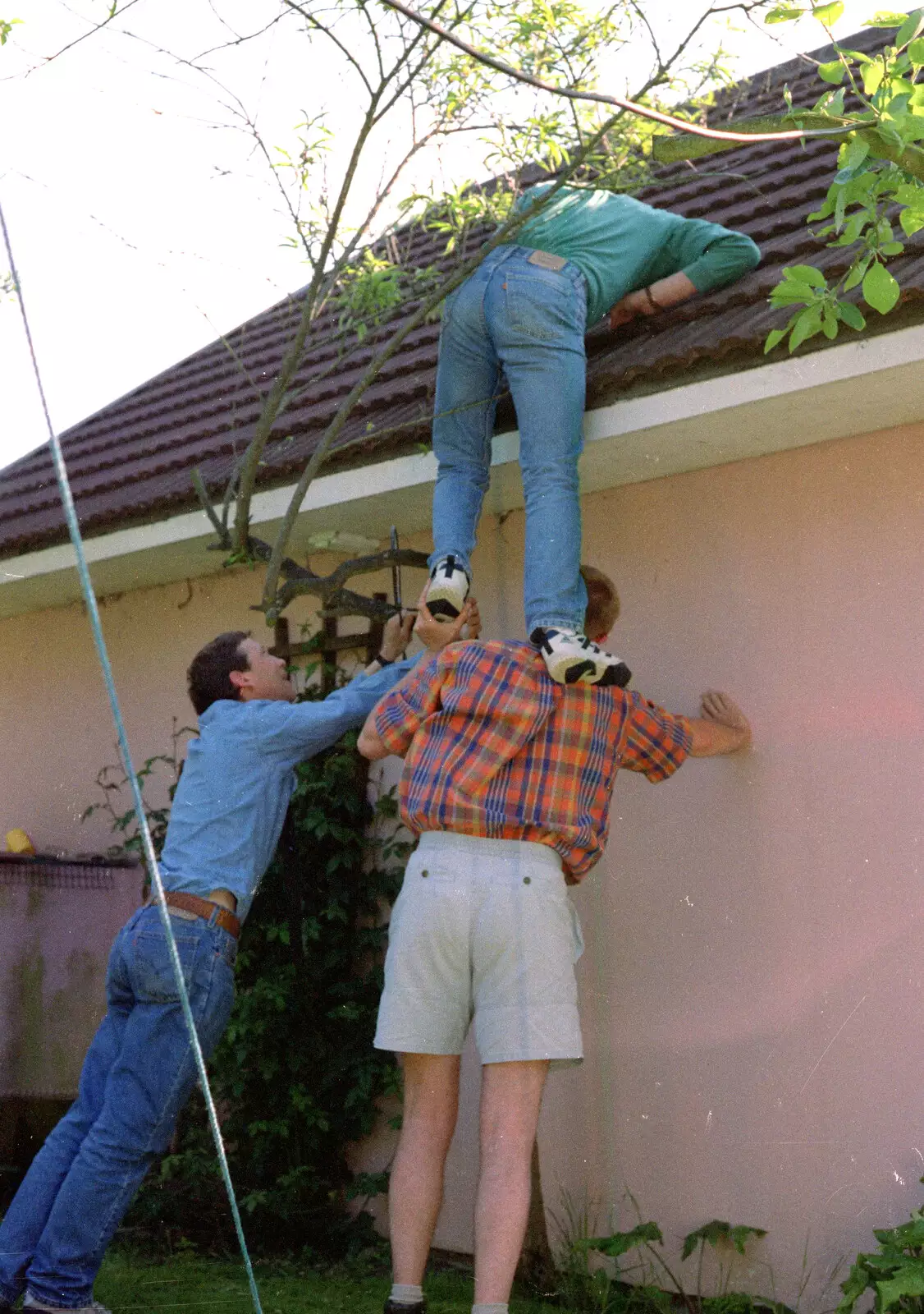 DH gets a boost-up from Nosher, from The Brome Swan at Keith's 50th, Thrandeston, Suffolk  - June 2nd 1998