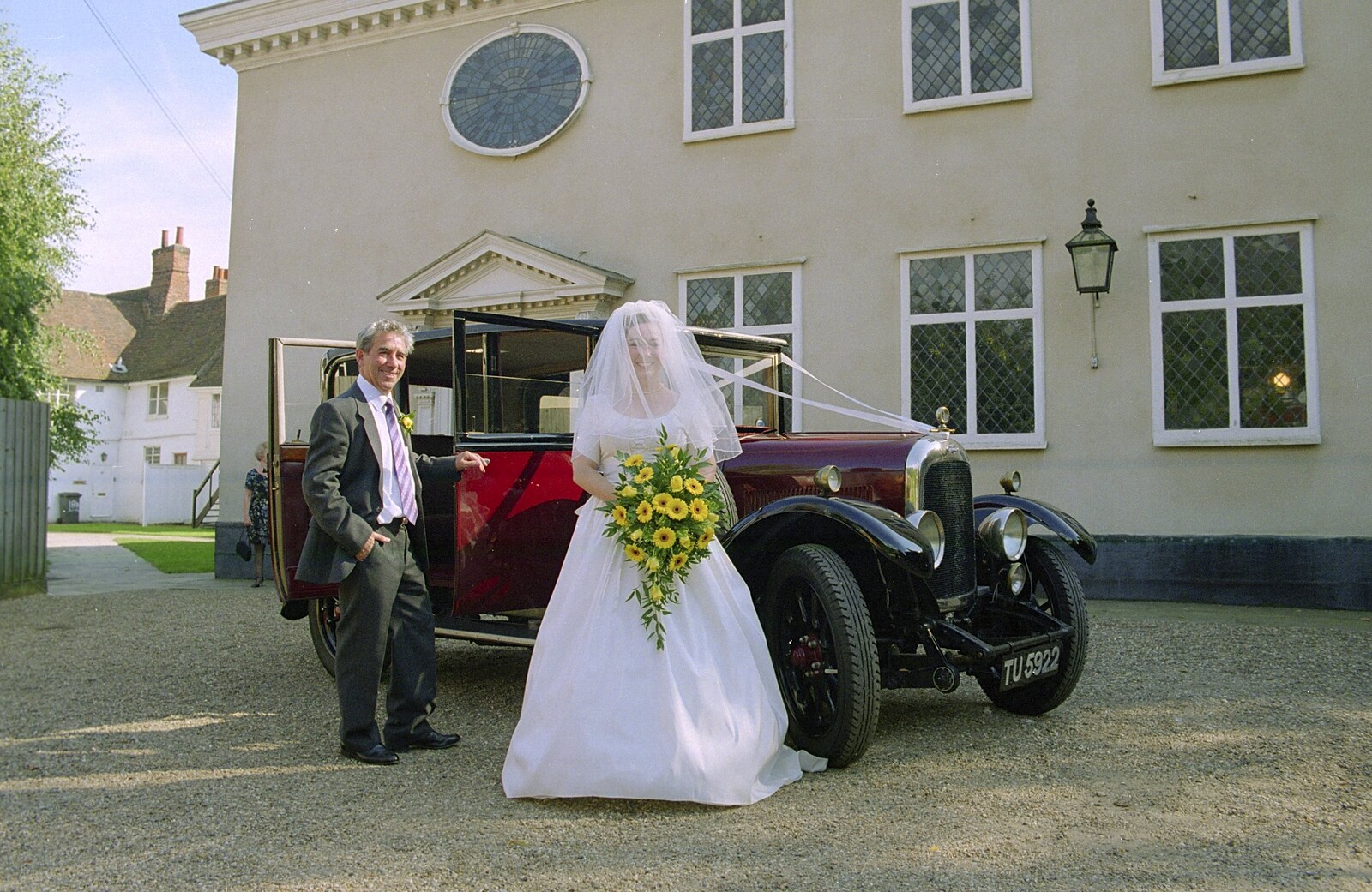 Lesley arrives from Joe and Lesley's CISU Wedding, Ipswich, Suffolk - 30th July 1998