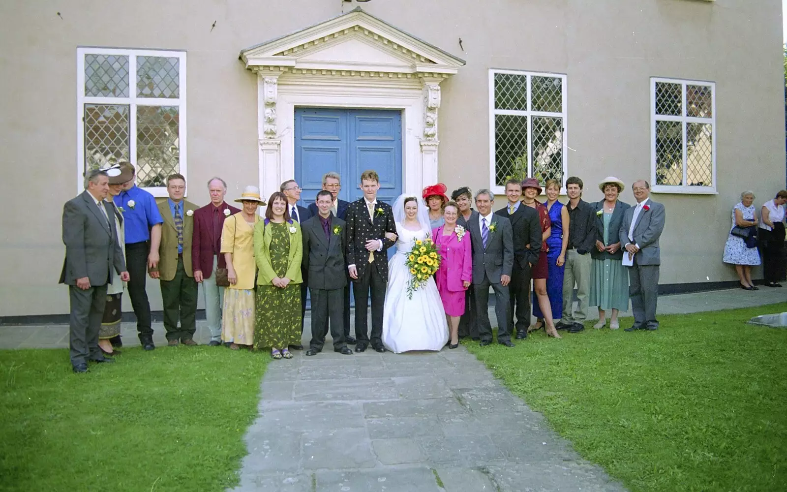 Group wedding shot, from Joe and Lesley's CISU Wedding, Ipswich, Suffolk - 30th July 1998