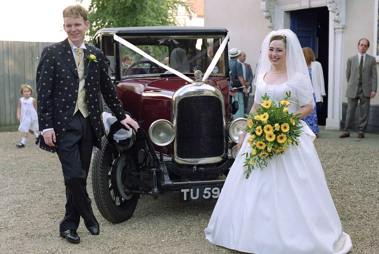 Joe, Lesley and the car, from Joe and Lesley's CISU Wedding, Ipswich, Suffolk - 30th July 1998