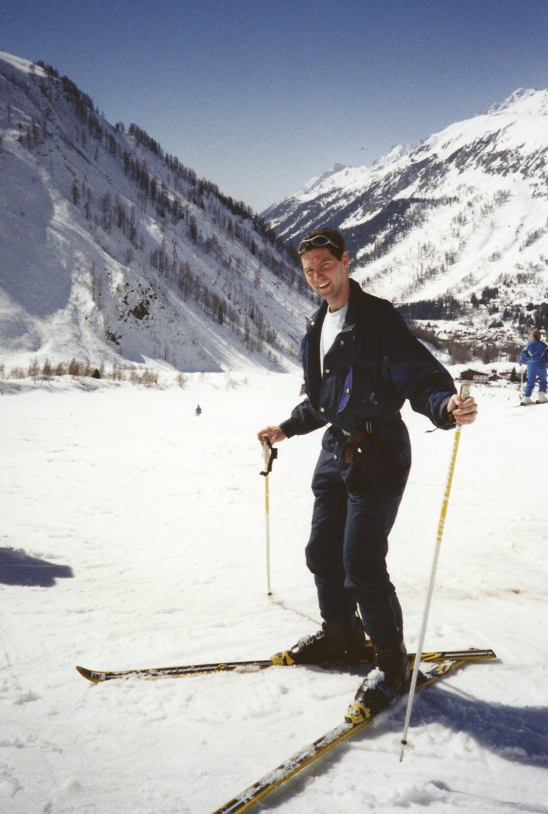 Skiing With Sean, Chamonix, Haute-Savoie, France - 15th March 1999: Sean poses - just don't mention the crossed skis