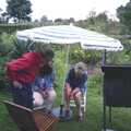 There's more fiddling with the parasol, A Mortlock Barbeque and a CISU Party, Suffolk - 11th July 1999