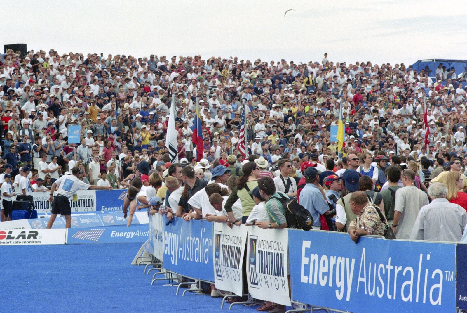 There's a big turn out from Sydney Triathlon, Sydney, Australia - 16th April 2000