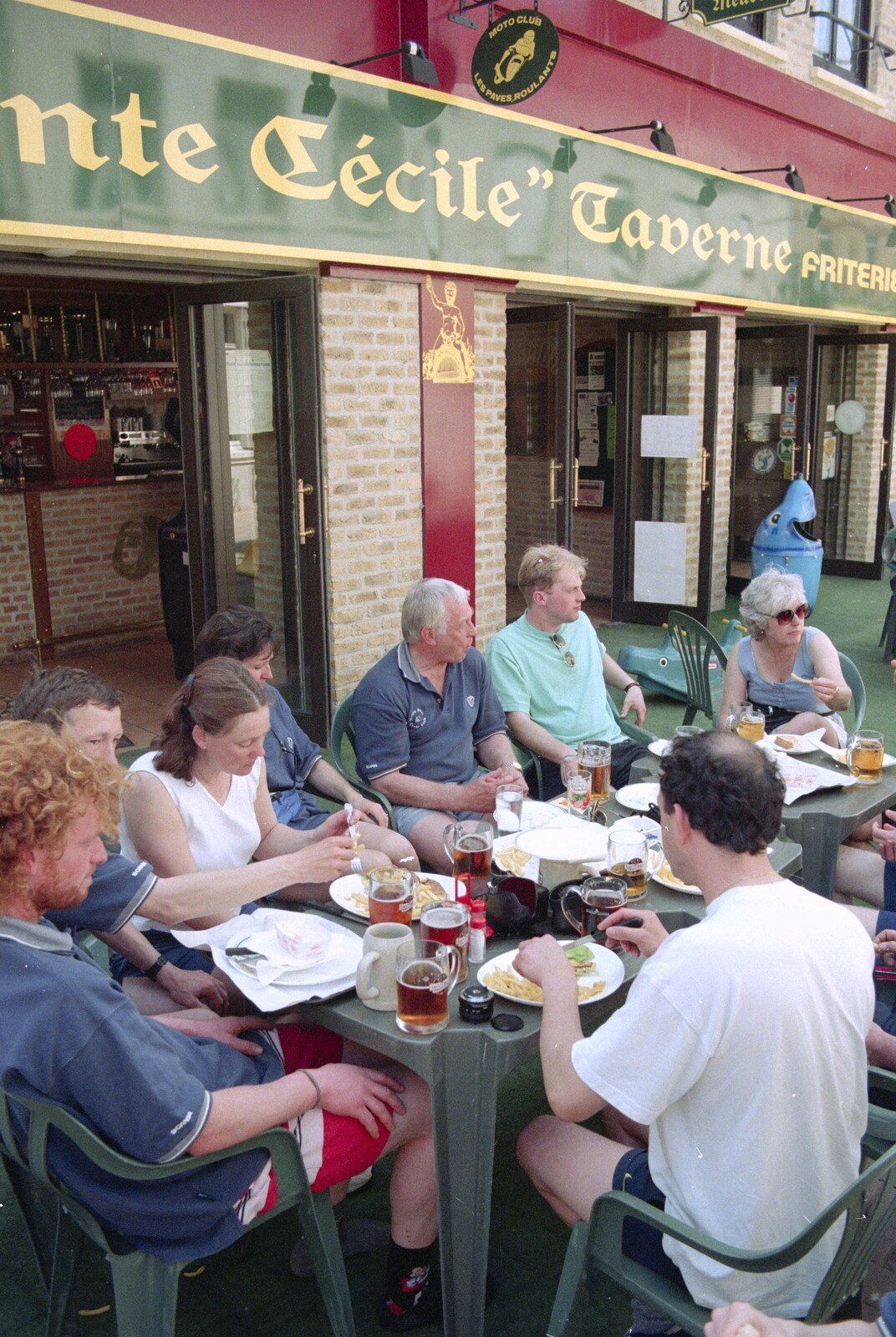 The gang eat lunch from A BSCC Bike Ride to Gravelines, Pas de Calais, France - 11th May 2000