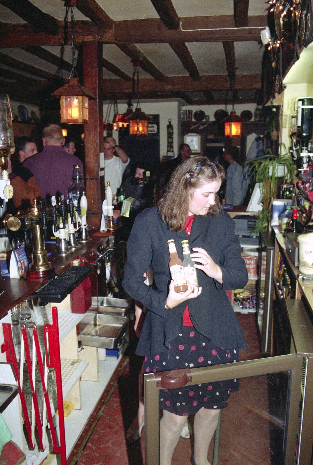 Claire gets some J2Os out of the fridge from Wavy's Thirtieth Birthday, The Swan Inn, Brome, Suffolk - 24th May 2000