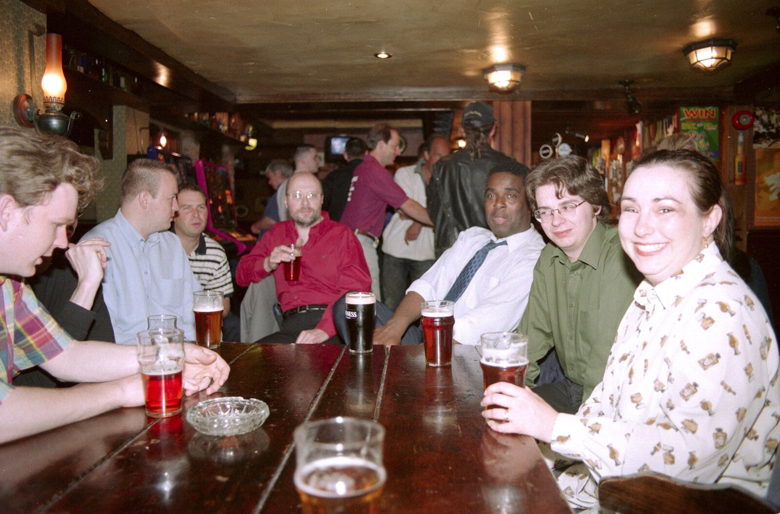 Lesley looks over from CISU at the Dhaka Diner, Tacket Street, Ipswich - 25th May 2000