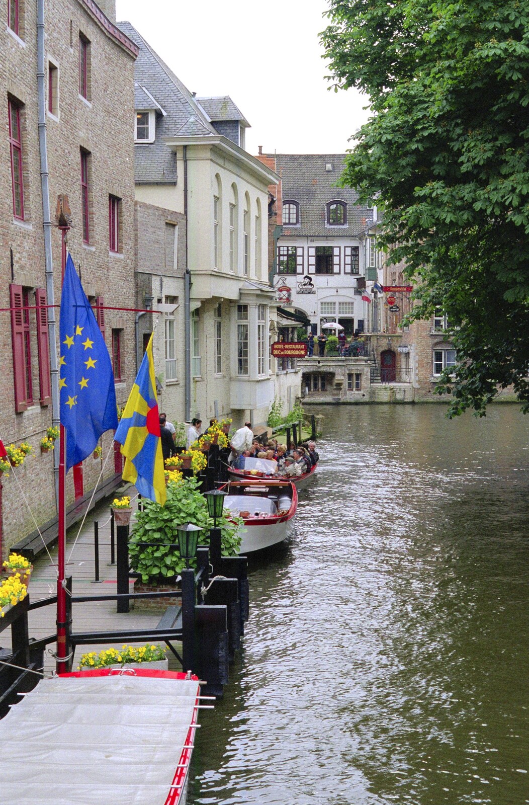 More river life from CISU: An SCC Day-Trip to Bruges, Belgium - 26th May 2000