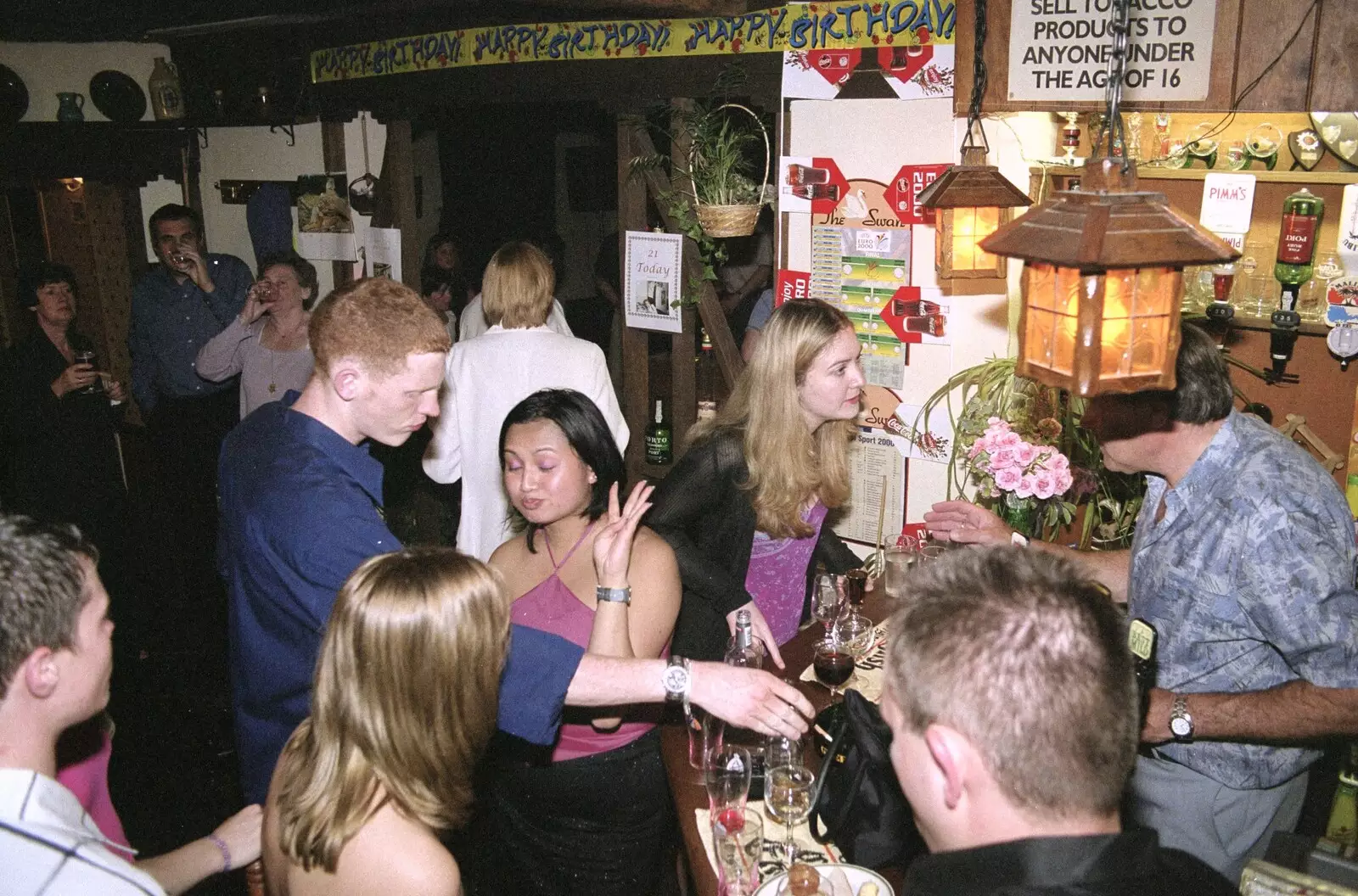 Milling throngs, from Lorraine's 21st Birthday, The Swan, Suffolk - 10th June 2000