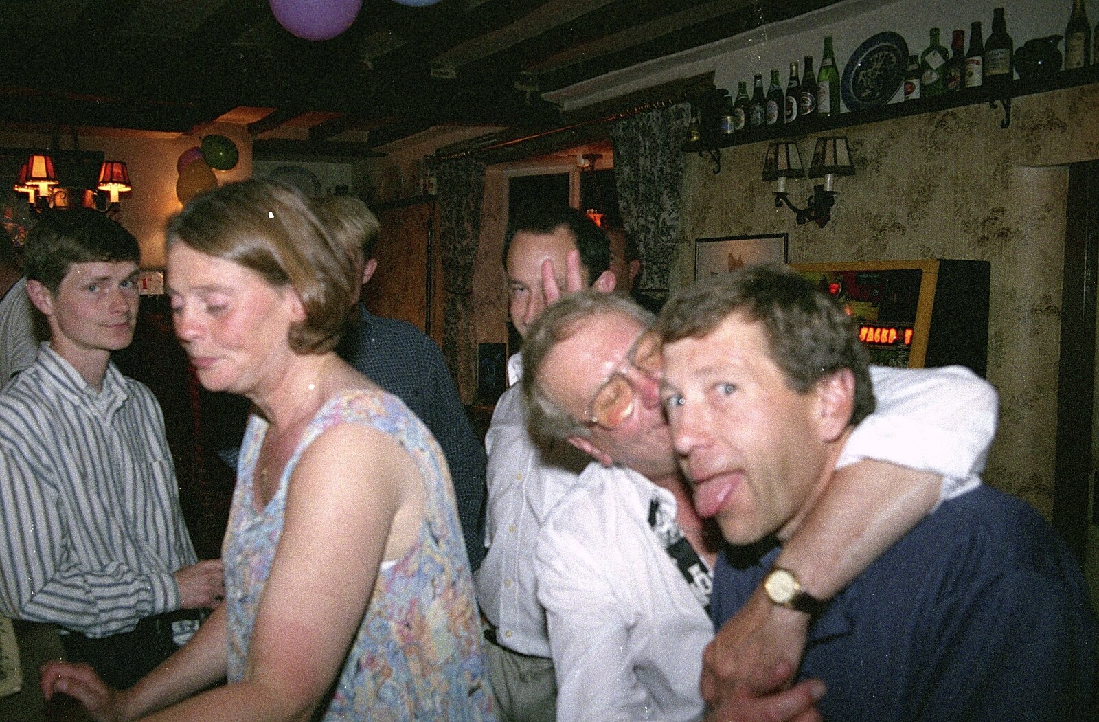Lorraine's 21st Birthday, The Swan, Suffolk - 10th June 2000: John Willy gives Apple a snog on the face