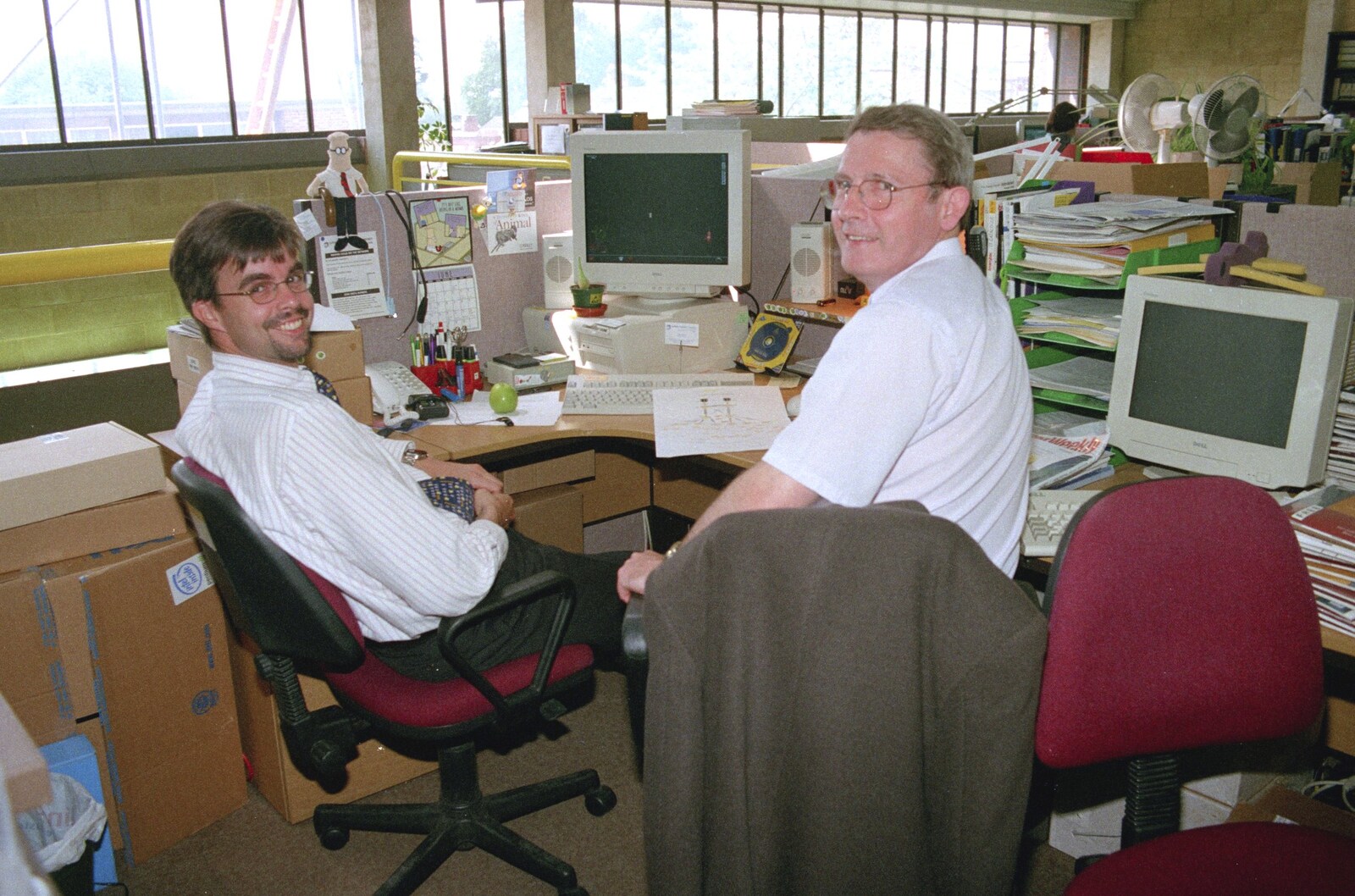 A Last Few Days at CISU, Suffolk County Council, Ipswich - 11th June 2000: Dan 'Parrot' Polley and the head of networks