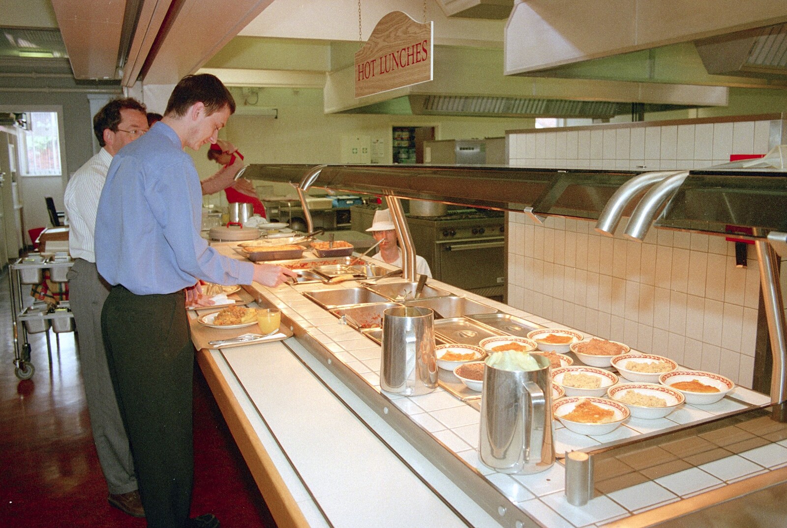 A Last Few Days at CISU, Suffolk County Council, Ipswich - 11th June 2000: Andrew gets some food in