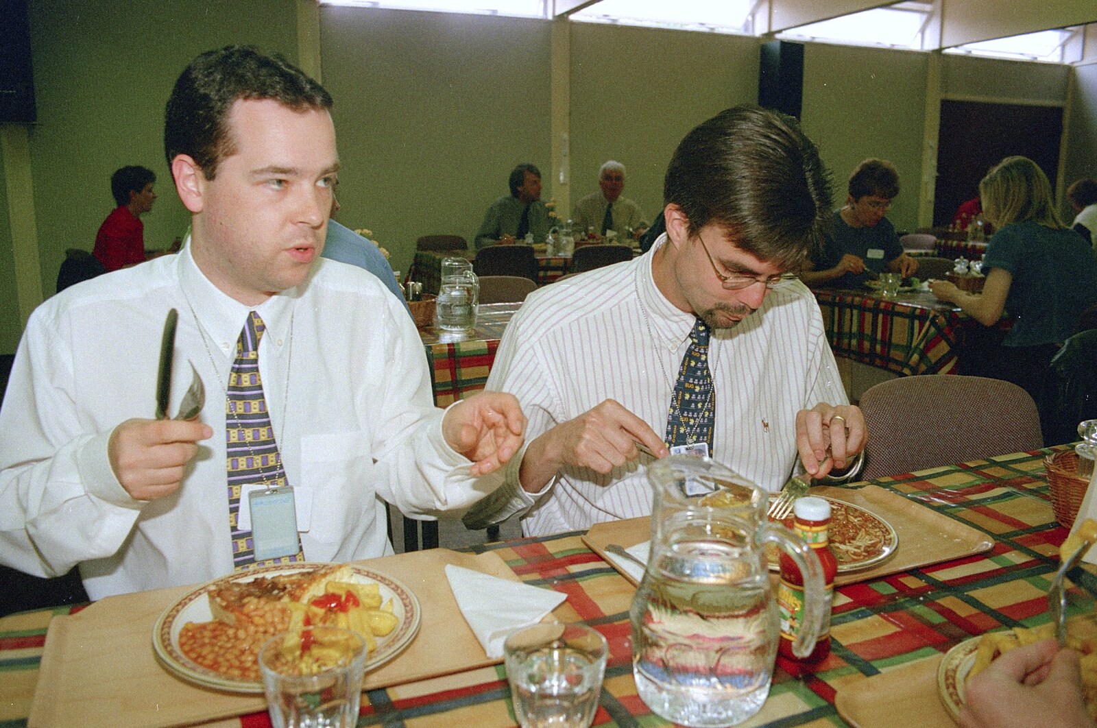 A Last Few Days at CISU, Suffolk County Council, Ipswich - 11th June 2000: Russell and Dan eat their lunch