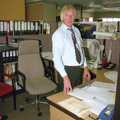 A Last Few Days at CISU, Suffolk County Council, Ipswich - 11th June 2000, Alan Cox in his office cubicle