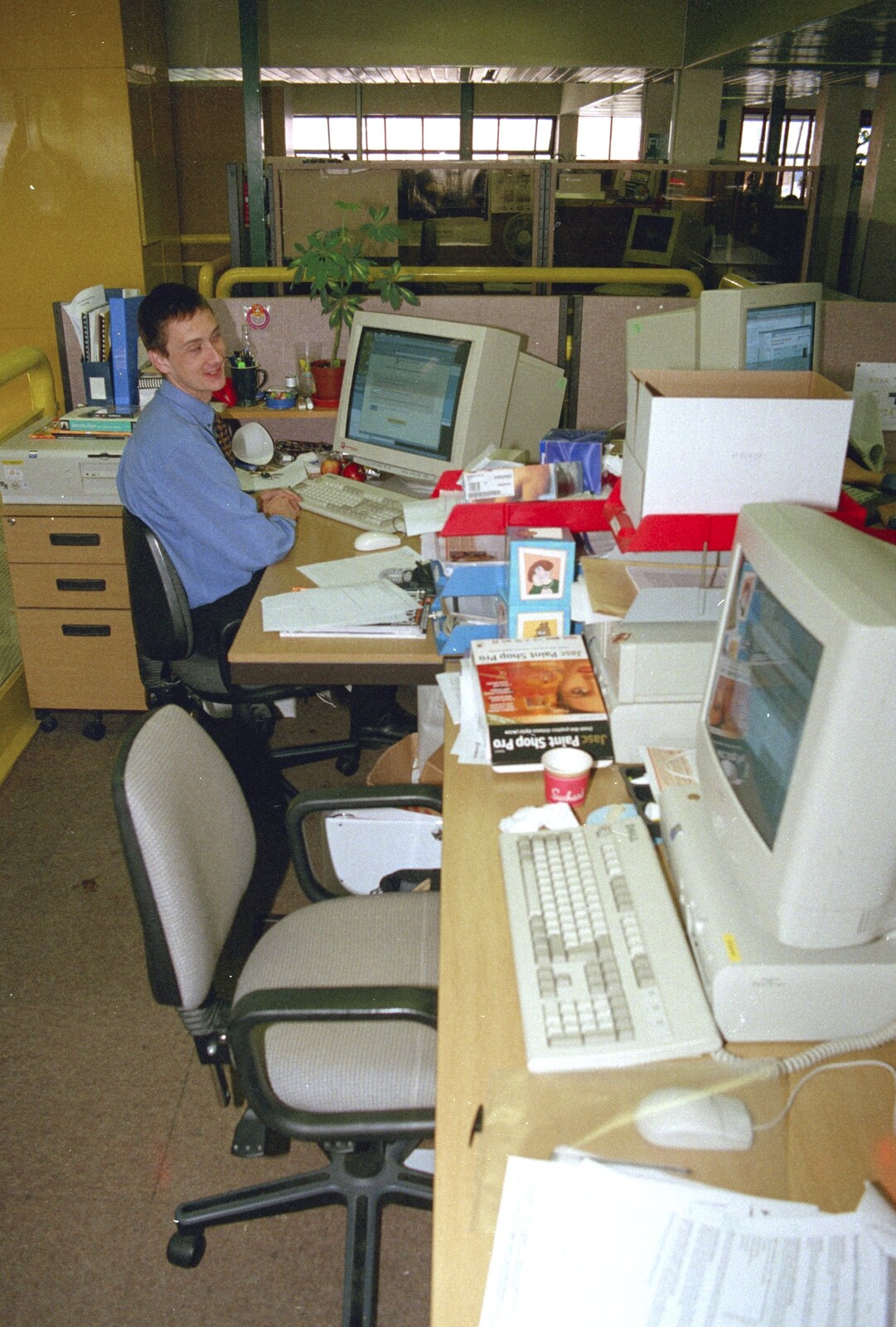 A Last Few Days at CISU, Suffolk County Council, Ipswich - 11th June 2000: Andrew does something on an SCC website page