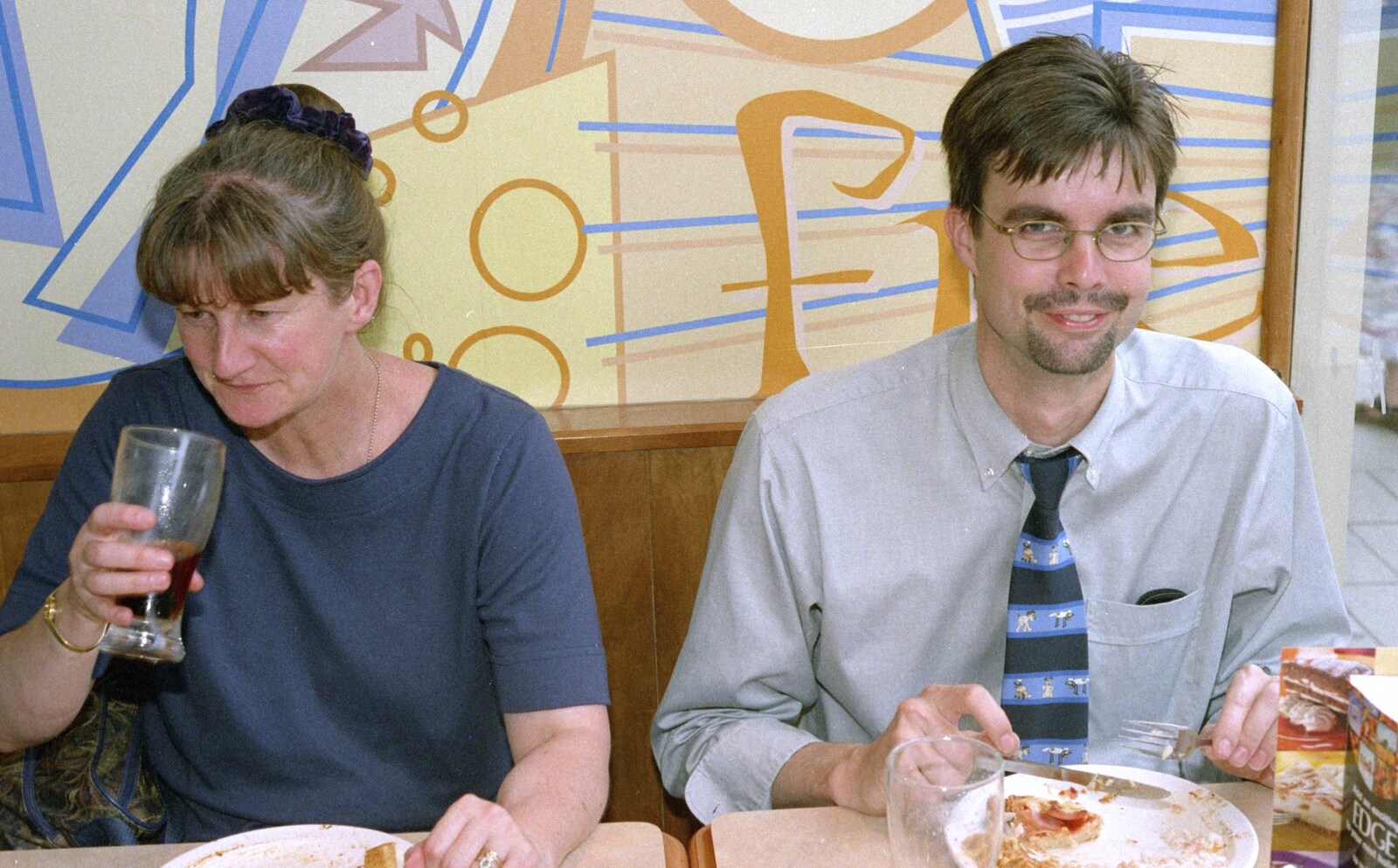 Nosher's Last Day at CISU/SCC, Suffolk County Council, Ipswich - 22nd June 2000: Dan Polley eats pizza
