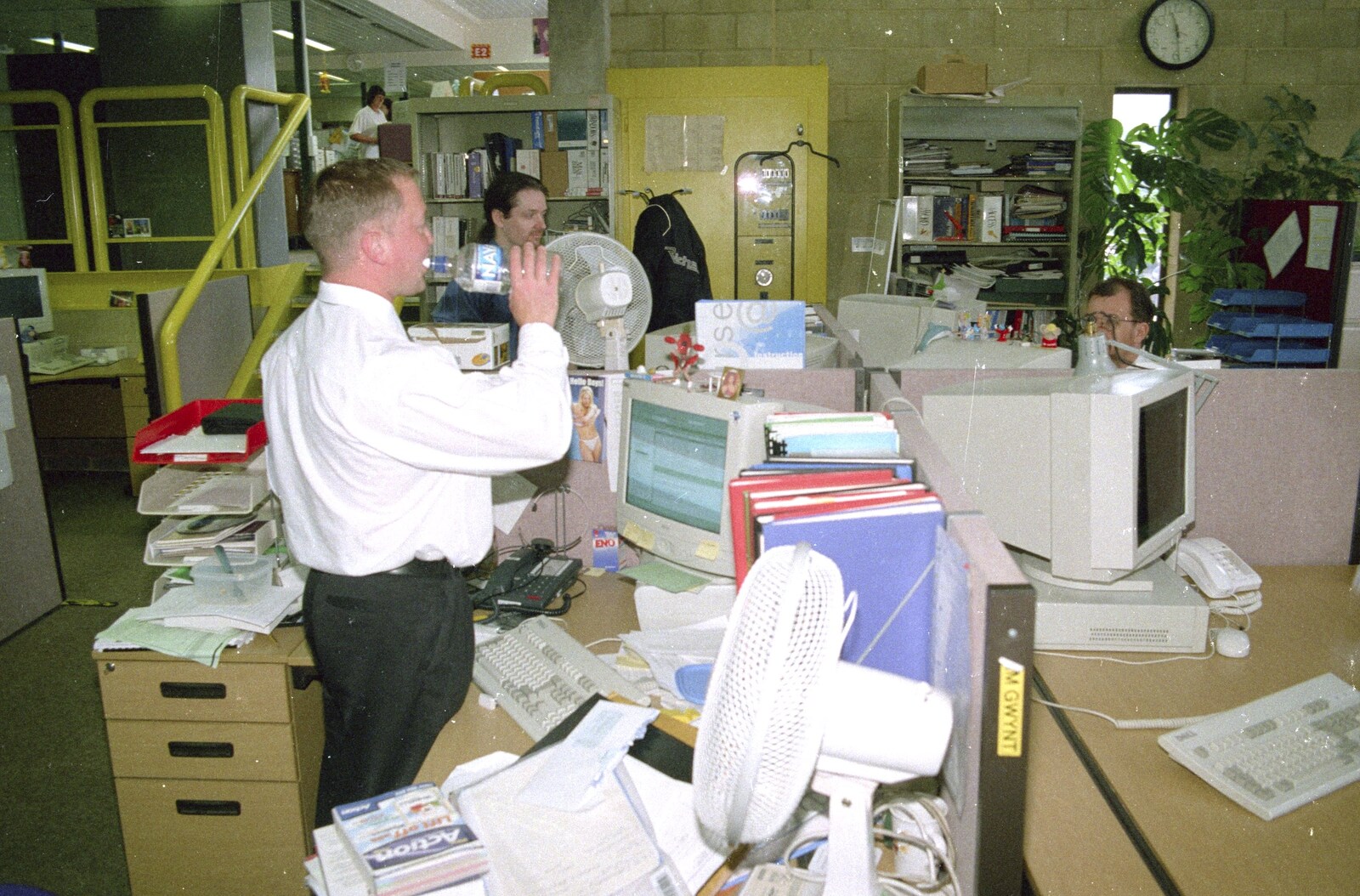 Nosher's Last Day at CISU/SCC, Suffolk County Council, Ipswich - 22nd June 2000: Foxy has a swig