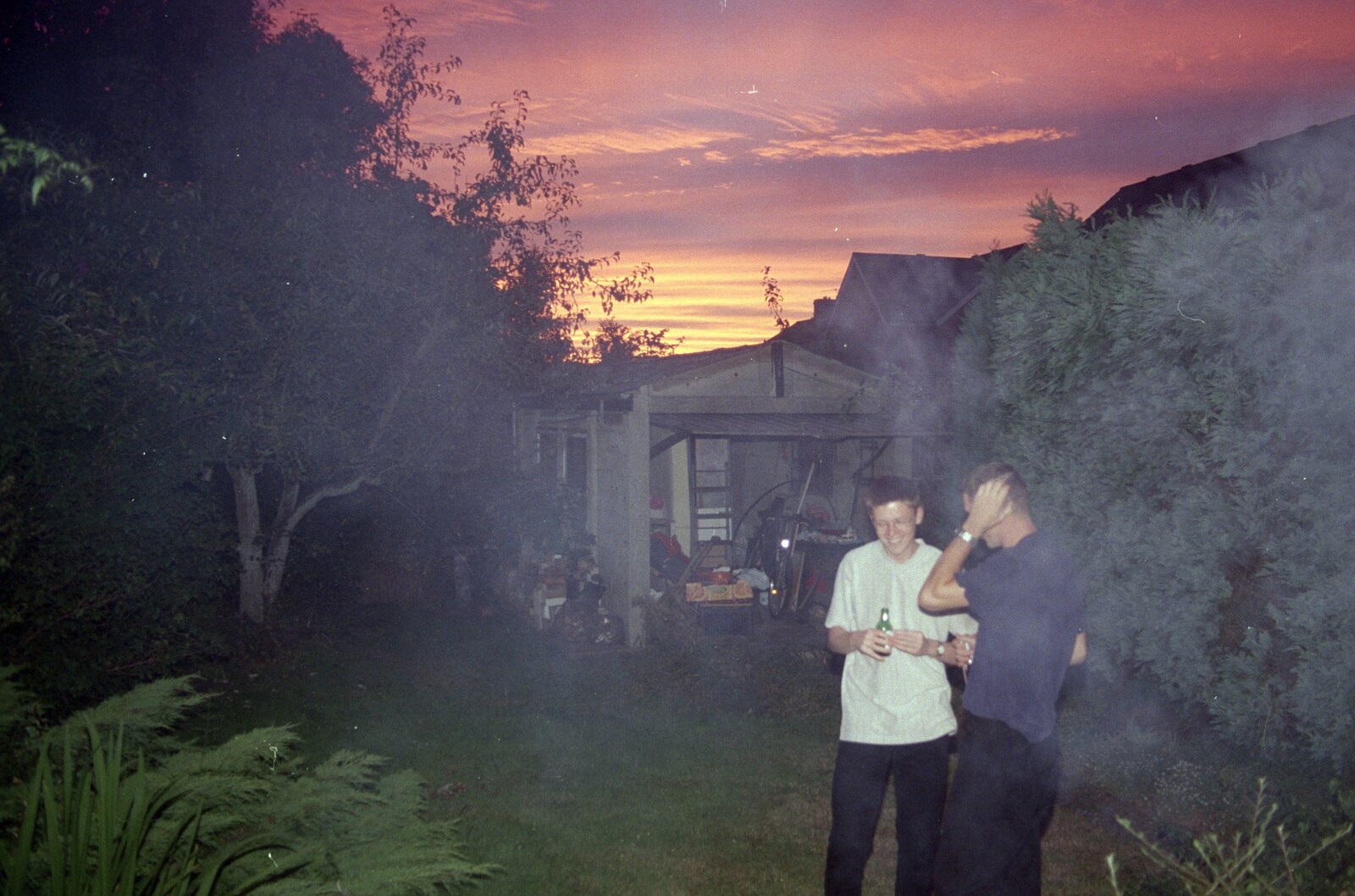 The Red Arrows, and Andrew's CISU Barbeque, Ipswich, Suffolk - 22nd July 2000: Sunset and smoke over Andrew's garden