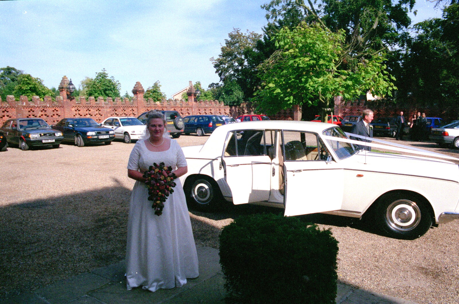 Helen arrives in a Roller from Helen and Neil's Wedding, The Oaksmere, Brome, Suffolk - 4th August 2000