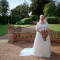 Helen with bouquet, Helen and Neil's Wedding, The Oaksmere, Brome, Suffolk - 4th August 2000