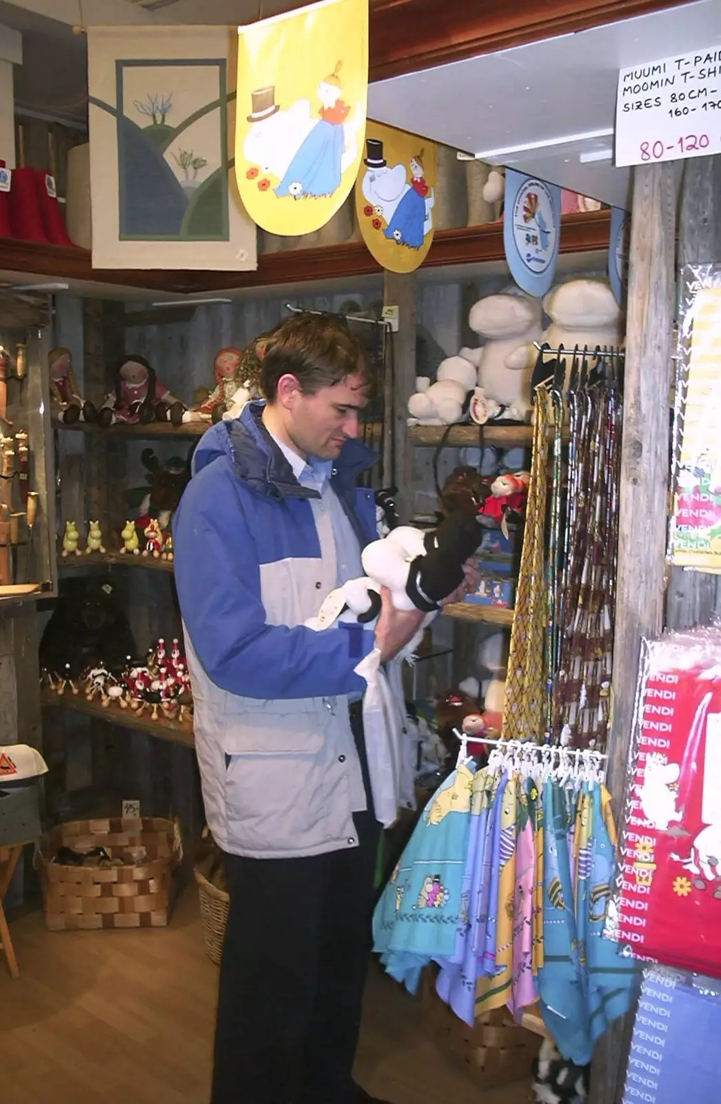 Bob chooses a present as we head to the airport, from A 3G Lab Press Tour of Helsinki and Stockholm, Finland and Sweden - 12th March 2001