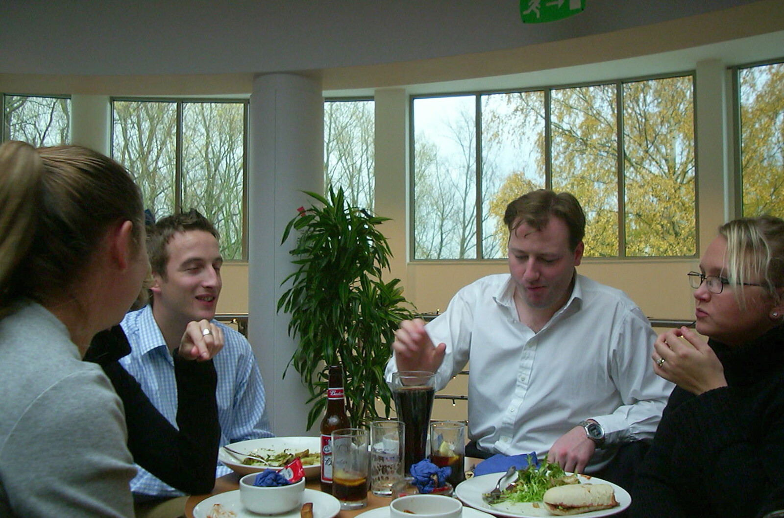 Lunch in the Q-Ton on the Science Park from The 3G Lab Press Tour: Munich, Germany - 14th March 2001
