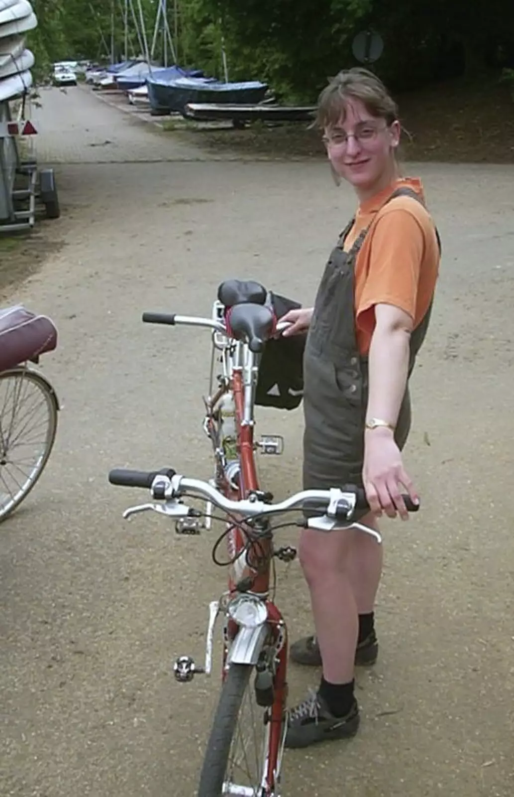 Suey with the tandem, from The BSCC Annual Bike Ride, Marquess of Exeter, Oakham, Rutland - 12th May 2001