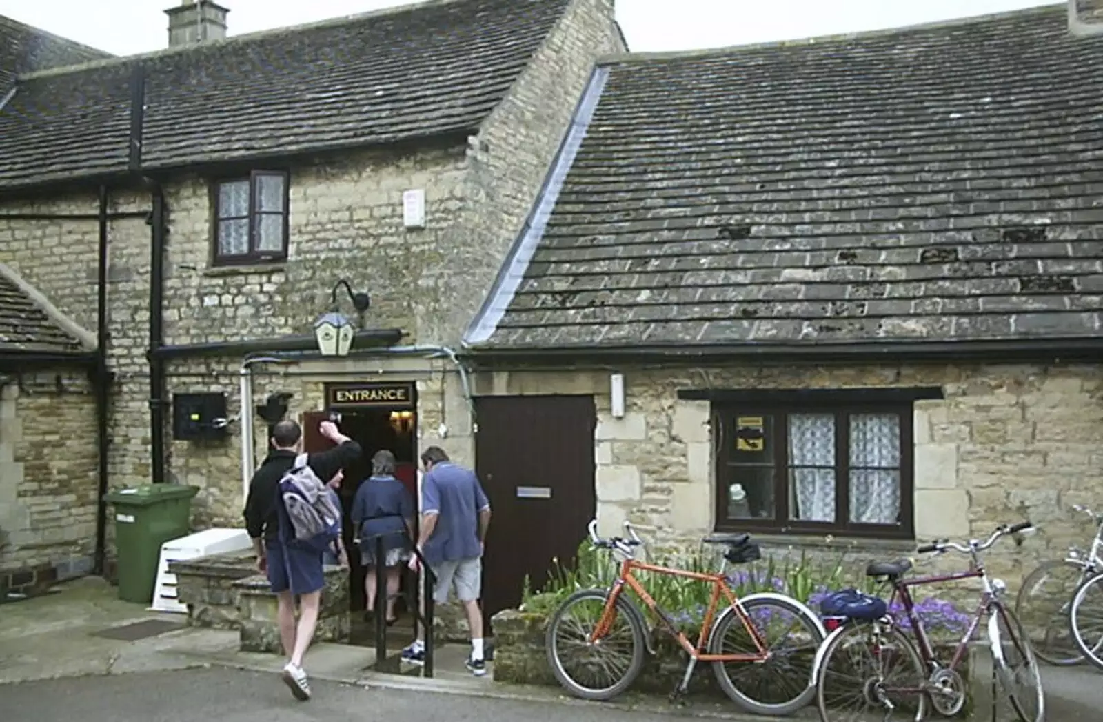 Heading into another pub, from The BSCC Annual Bike Ride, Marquess of Exeter, Oakham, Rutland - 12th May 2001