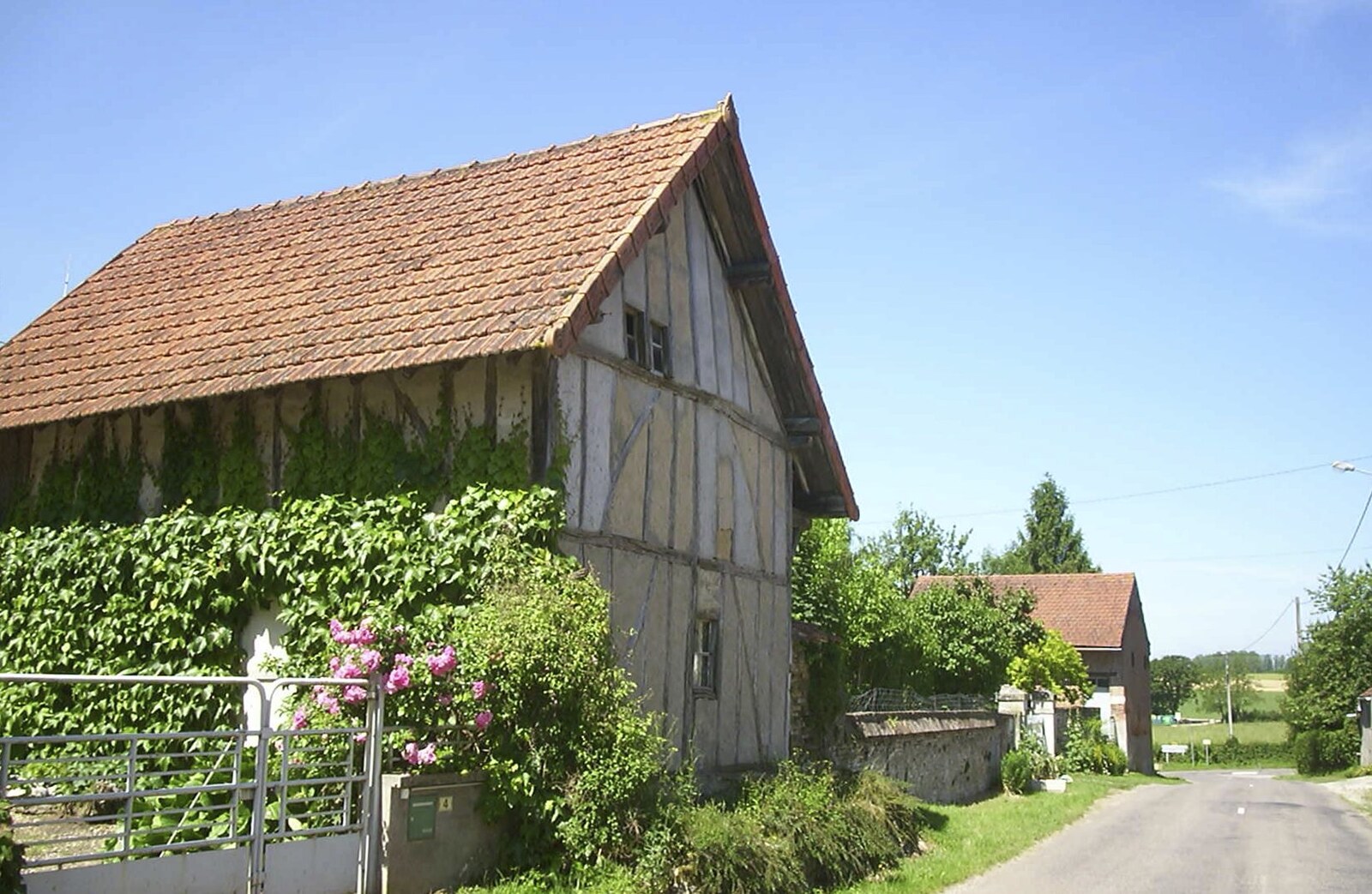 A timber-framed building from A Short Holiday in Chivres, Burgundy, France - 21st July 2001