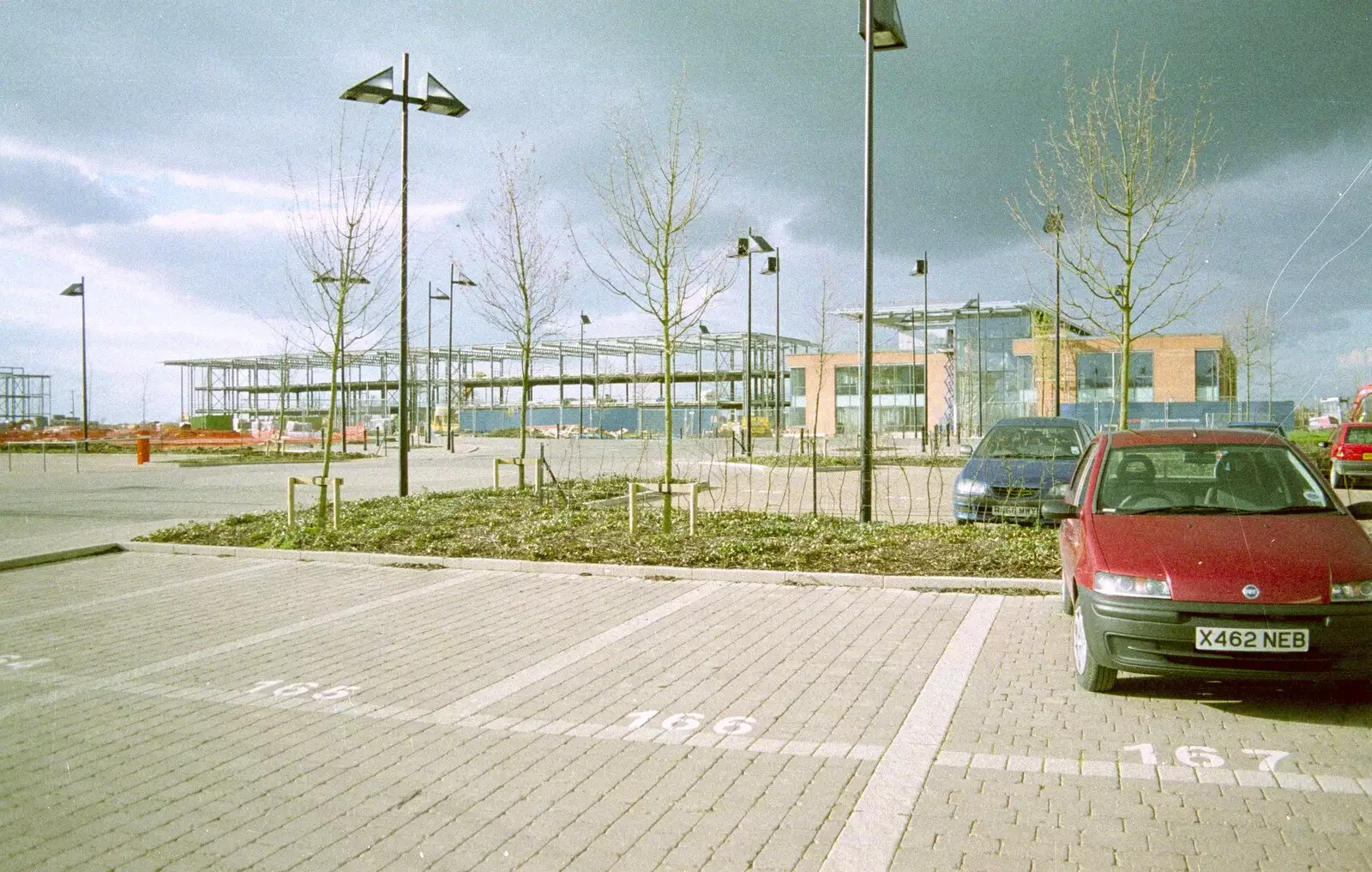 Cambourne new town developments, from 3G Lab Moves Offices, Milton Road, Cambourne and Cambridge - 27th August 2001