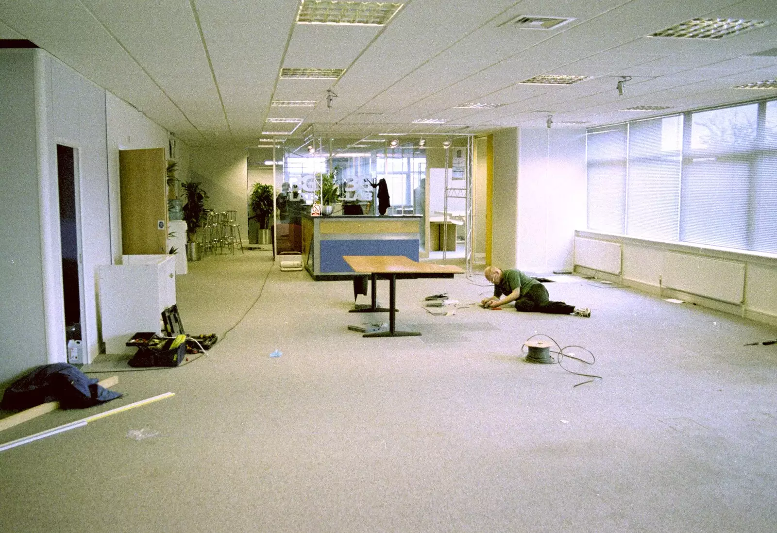 The new Matrix House office is set up, from 3G Lab Moves Offices, Milton Road, Cambourne and Cambridge - 27th August 2001