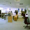 3G Lab Moves Offices, Milton Road, Cambourne and Cambridge - 27th August 2001, Furniture is moved in