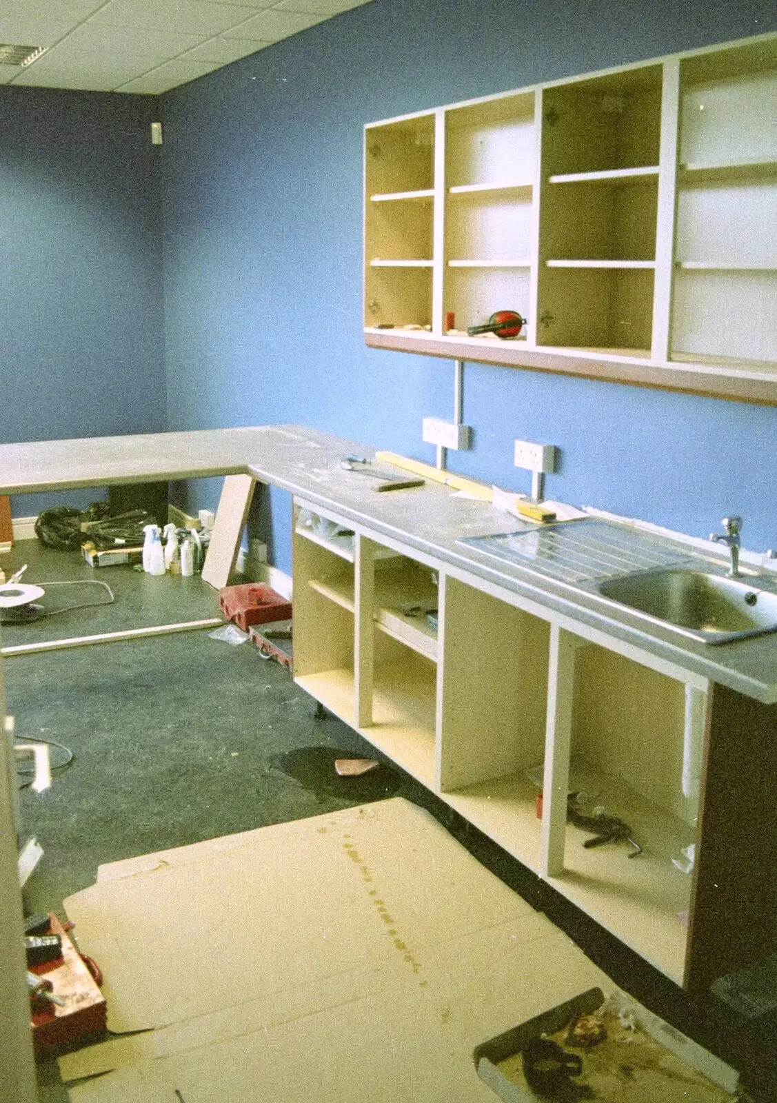 The Matrix House kitchen, from 3G Lab Moves Offices, Milton Road, Cambourne and Cambridge - 27th August 2001