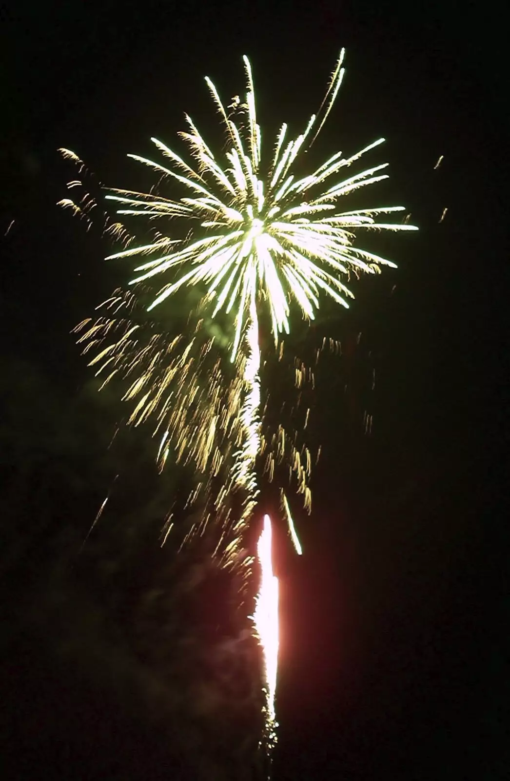 A firework finale, from 3G Lab Christmas Party, Q-Ton Centre, Cambridge - 20th December 2001